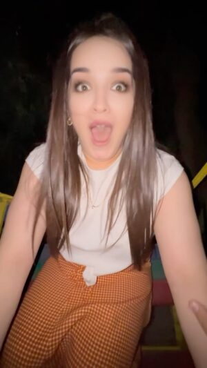 Gulinur Instagram - Ovozimga axamyat bermela iltimos🤭 qo’rqqanimdan o’zimni nazorat qilolmay qoldm🤣🤣🤣