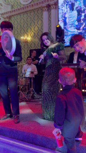 Gulinur Instagram - Kichkintoy meni sevib qoldi😍😁 @shaxboz_afganist 🔥