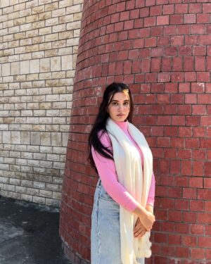 Gurnoor Kaur Instagram - All i dream of is your eyes…🎀
