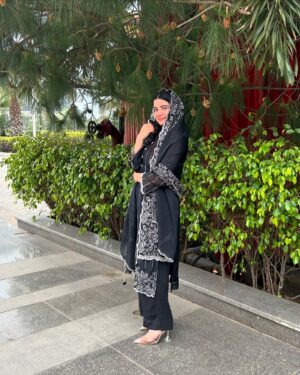 Gurnoor Kaur Instagram - 🖤
