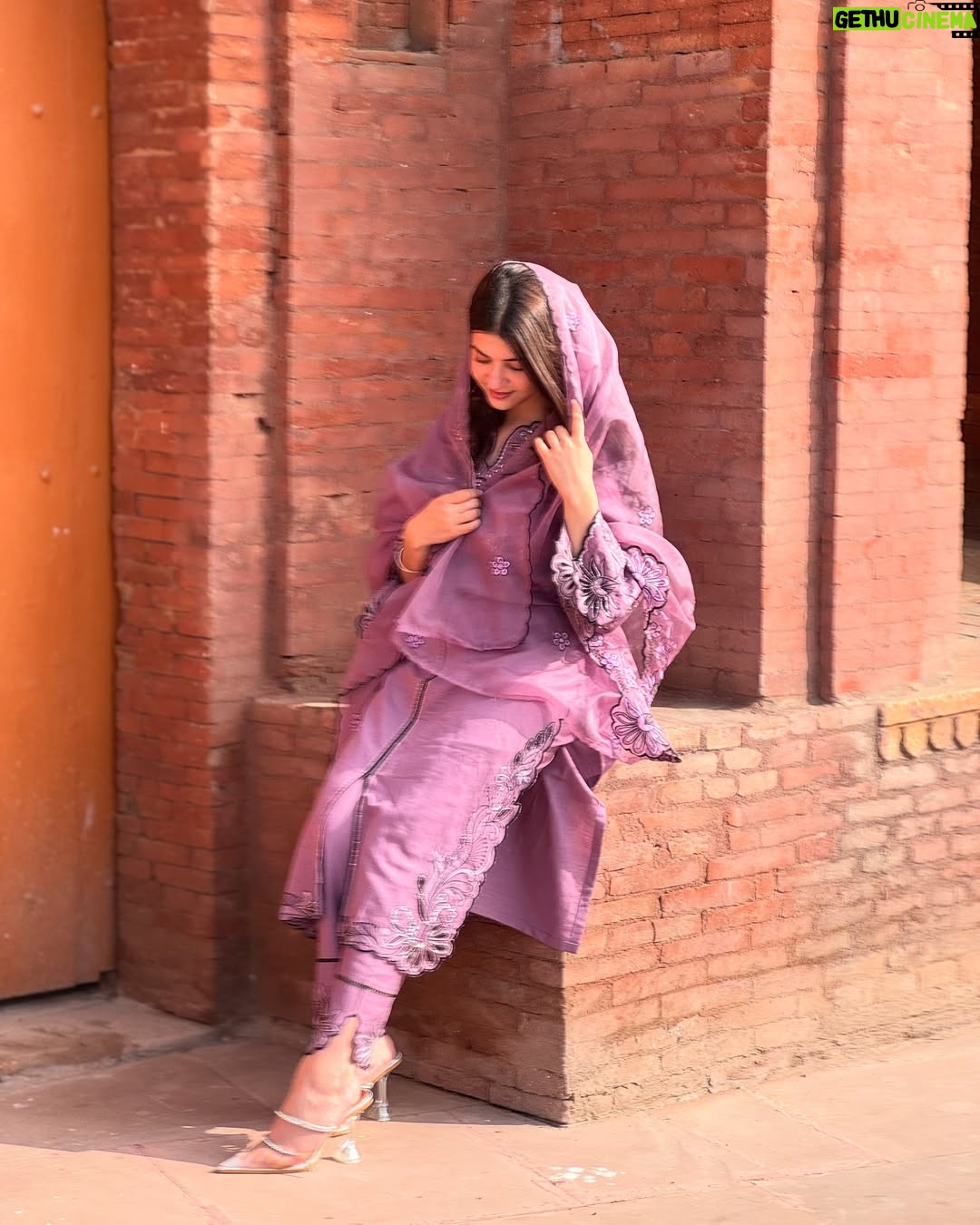 Gurnoor Kaur - 33.5K Likes - 🕊️🪞