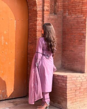 Gurnoor Kaur Instagram - 🕊️🪞