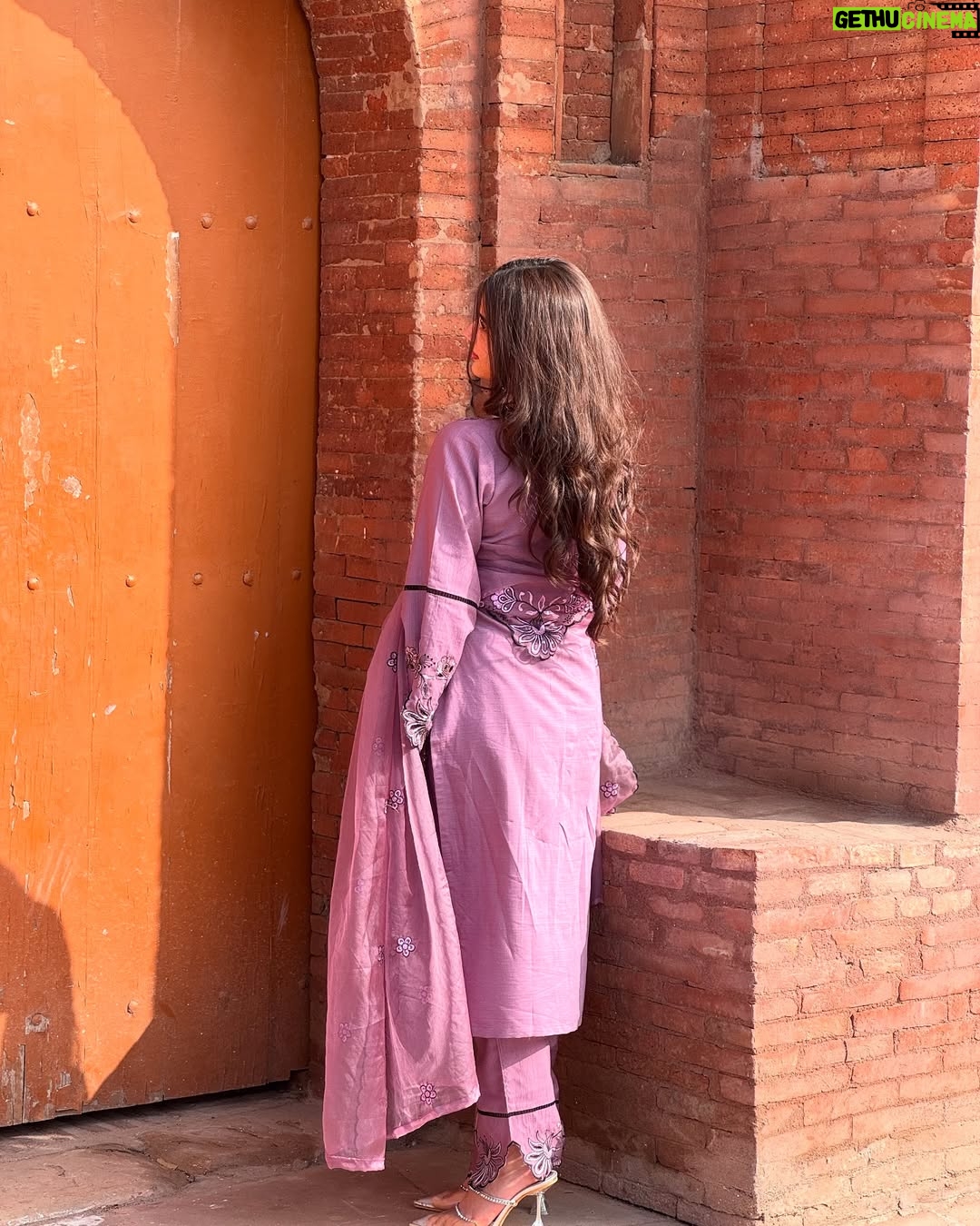 Gurnoor Kaur - 33.5K Likes - 🕊️🪞