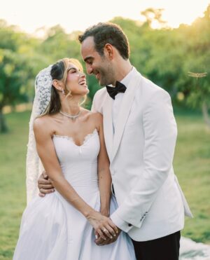 Hagar ElSarrag Instagram - Married my best friend & the love of my life❣️💌

Dress @mrsalexfashionhouse 
Makeup @faceartistrybyshahd
Hair @toniissa 
Jewelry @iramjewelry_ 
Photography @ahmed.orphic & @raniashereenn 
Videography @soqrat.films 
Venue @treehouseoraby 
Catering @royalcatering06 
Nails @hagar.lashes 
Jerb & bridal accessories @mennatahoon_bridal 
Bridesmaids sashes @she_bridespot