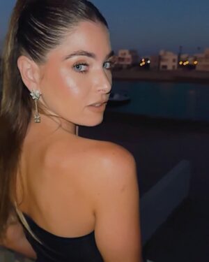 Hagar ElSarrag Instagram - From the premiere of “El Fostan El Abyad” @elgounafilmfestivalofficial 🌟
Styled by @sahar.m.azab @maissaazab 🤍
Jewelry @glamour.jewellery
Makeup @byyomnakatary
Hair @alsagheersalons @amir_youssef_hairstylist