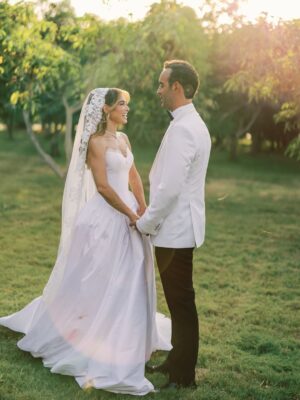 Hagar ElSarrag Instagram - Married my best friend & the love of my life❣️💌

Dress @mrsalexfashionhouse 
Makeup @faceartistrybyshahd
Hair @toniissa 
Jewelry @iramjewelry_ 
Photography @ahmed.orphic & @raniashereenn 
Videography @soqrat.films 
Venue @treehouseoraby 
Catering @royalcatering06 
Nails @hagar.lashes 
Jerb & bridal accessories @mennatahoon_bridal 
Bridesmaids sashes @she_bridespot