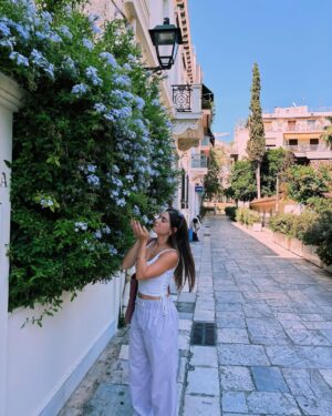 Hagar ElSarrag Instagram - 🌊🛵🌺