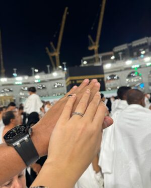 Hager Ahmed Instagram - لبيك اللهم لبيك"
الحمد لله الذي ابلغنا مكة وهواء مكة وطاب اللقاء 🙏
النهاردة اول يوم في السنة الجديدة لزوجي "احمد"
تمت في بيت ربنا يارب يجعل عمرك كله ببركة ورزق اليوم ده ويديم الخير والبركة والرزق والكرم عليك عقبال مليون سنة حبيبي في طاعة ربنا باذن الله
كل عام وانت الي الله اقرب واكرم ♥️🙏😘
Always and forever proud of you ♥️ @aelhaddadd
Love u 😘