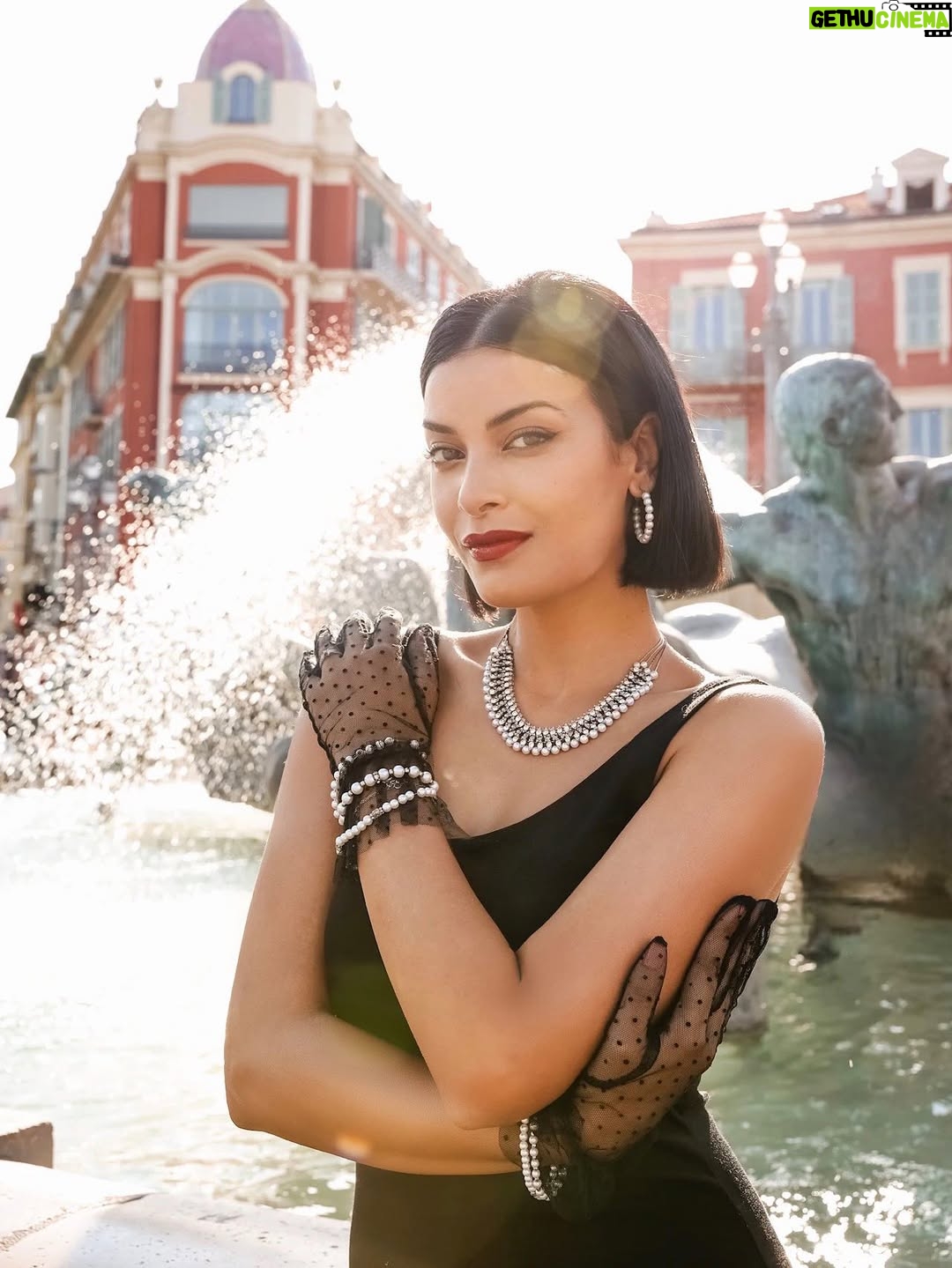 Haifa Rahim - 12.2K Likes - Excuse my Sprezzatura ⚜️ 
The Lady in BLack ⚜️ 
Crédit: @svetlana_falchenko  unique ❤️