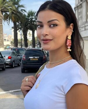 Haifa Rahim Instagram - في شوارع مدينتي الغالية 🧚🏼‍♀️ وهران الروح .