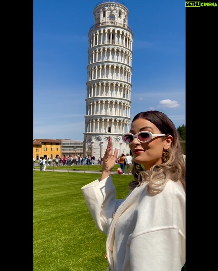 Haifa Rahim - 26.8K Likes - Hi from Italy 🇮🇹 
هدية دحمانوس وصلت الملكة دومينا بعد قرون 🤣
