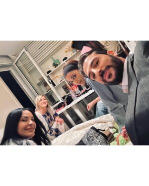 Haifa Rahim Instagram - camera off 🥹 #cameraoff "Filming …it’s more than just lights and cameras. It's the magic of turning a moment into something eternal, a feeling into something tangible. It's the collective heartbeat of a team, all working towards a single vision, each person giving a part of themselves. And in the process, we change. The character you step into becomes a part of you, and you, in return, leave something of yourself behind. The camera captures all of it — the highs, the lows, the raw truth. But when the scene ends, and the lights go out, what remains is not just the movie… it's the emotion, the experience, the transformation. And that's what stays with you long after the credits roll."
مريم توجه رسالة عميقة في هذا المسلسل لي هي : الى جميع الوالدين  حنوا على ولادكم أعطوهم الحب الكافي و الإهتمام لي مزال ما قال لأولاده نحبكم يقولها و لي مزال ما عانقش أولاده يعانقهم ، كفاكم من القسوة لي طغات ، يحيا الحب تم الحب تم حب ❤️
