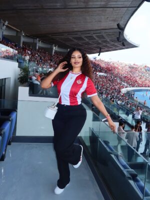 Hamisa Mobetto Instagram - So proud to cheer on my husband & @wacofficiel from the stands there’s truly no place I’d rather be. ❤️⚽
#soccerwife #football #africa #casablanca #morocco #wydad #dimawydad
#ksa10🙏🏻⚽️👑