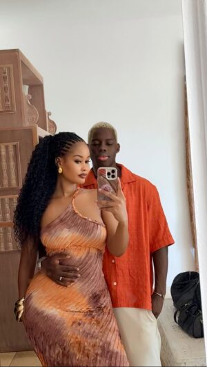 Hamisa Mobetto Instagram - Kila upepo ulipovuma ulibeba upendo wetu 🥰
Just us, the ocean breeze, and a little slice of paradise.
Ahsanteni sana @theaiyana_ Mimi na Mume wangu @aziz.ki.10 Tuli enjoy kila sekunde tukiwa hapo. 🌺❤️
#pemba #zanzibar #tanzania #baecation