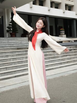 Han Sara Instagram - Độc lập – Tự do – Hạnh Phúc là điều thiêng liêng nhất 🇻🇳🇻🇳🇻🇳
#HanSara #HanSaraLoveVietNam #80NamTuHaoVietNam #TuHaoVietNam #Plus84Entertainment