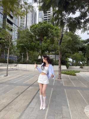 Han Sara Instagram - ‘Xinh Iu’ Hunter 😗