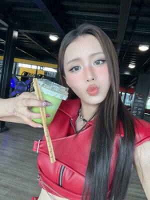 Han Sara Instagram - Red Flag như anh 🚩👿🚫