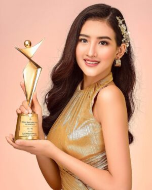 Han Thi Instagram - Model Star Award ⭐️✨🌟💫