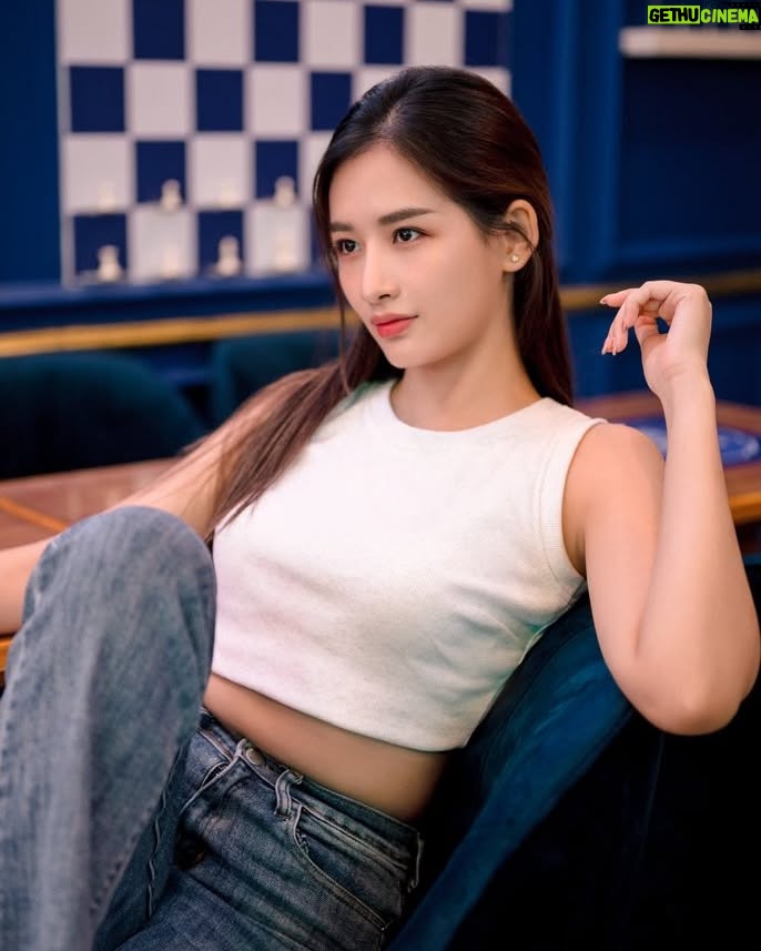 Han Thi - 219 Likes - Today’s my birthday 🎂 

📸: Thant Kaday
Location: Hotel Boundary (Sports Bar)
