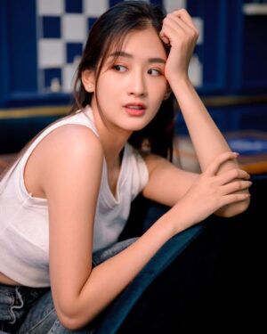Han Thi Instagram - Today’s my birthday 🎂
📸: Thant Kaday
Location: Hotel Boundary (Sports Bar)