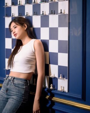 Han Thi Instagram - Today’s my birthday 🎂
📸: Thant Kaday
Location: Hotel Boundary (Sports Bar)
