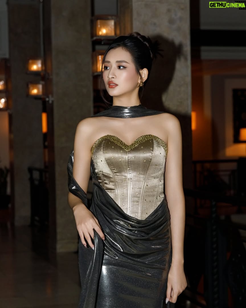 Han Thi - 245 Likes - Age is just a number… I even forgot what age i am turning into tomorrow.. perhaps 18? 😂

👗: Designer Wunna
💄: Eimyat Chanmyae
Hair: Sai Naung
📸: Htet Aung Hlaing (Studio Htet)