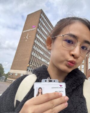 Han Thi Instagram - ကျောင်းသားကဒ်ရပါပြီ 🥹