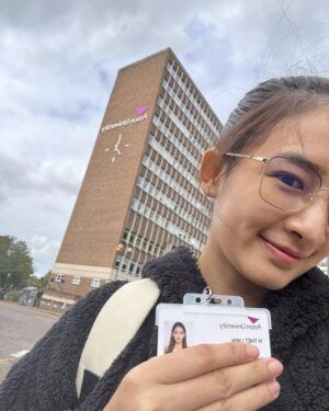 Han Thi Instagram - ကျောင်းသားကဒ်ရပါပြီ 🥹