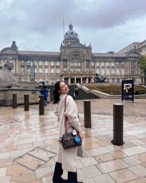 Han Thi Instagram - ငါမင်းရဲ့ အပြုံးတွေနဲ့ ကမ္ဘာတစ်ဘက်မှာရှိသူ~