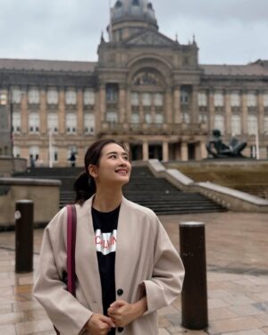 Han Thi Instagram - ငါမင်းရဲ့ အပြုံးတွေနဲ့ ကမ္ဘာတစ်ဘက်မှာရှိသူ~