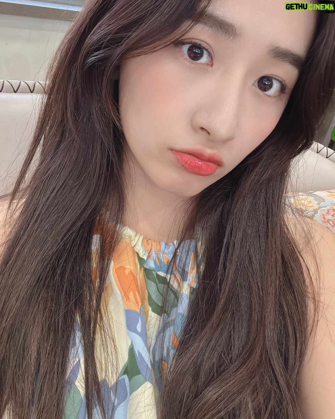 Han Thi - 146 Likes - Let your day be better than yesterday 💗