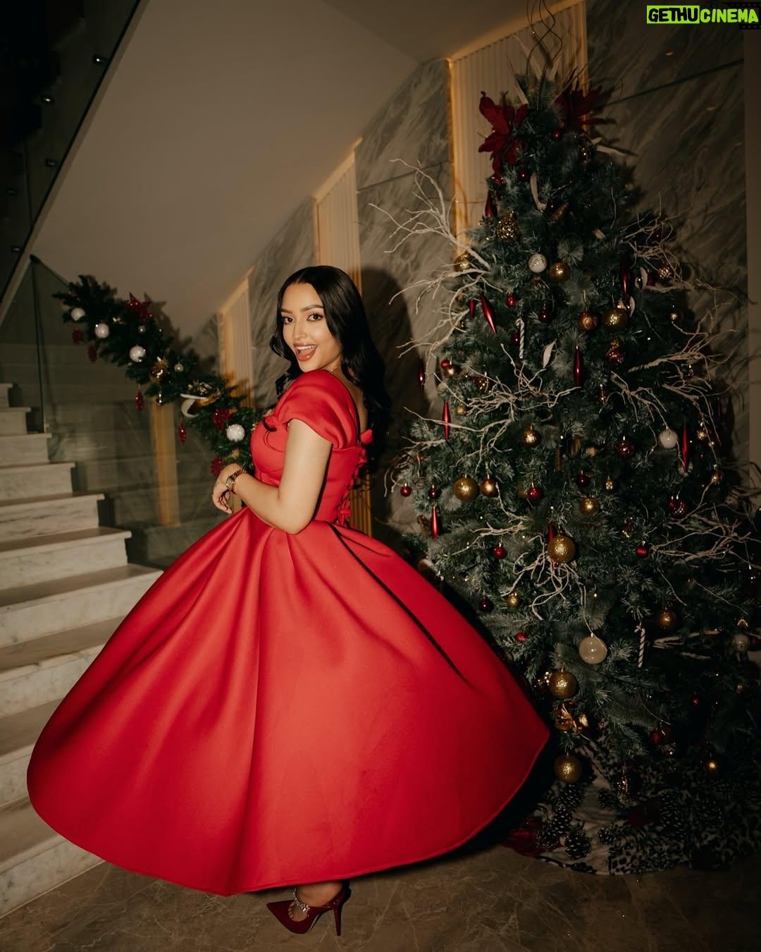 Hanan Tarq - 40.8K Likes - Her elegance is quiet but impossible to ignore.
.
. 
@bk_photography_et no words for this pictures 🫠🫠🫠 
@tghala girllllll you know what you’re doing 🫡
@touch_by_marzel I can’t with you 🦥