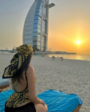 Hanan Tarq Instagram - Life takes you down many paths, but the best ones lead to the beach.