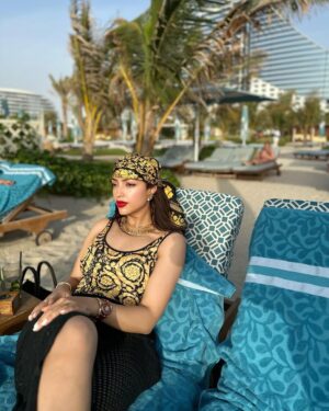 Hanan Tarq Instagram - Life takes you down many paths, but the best ones lead to the beach.