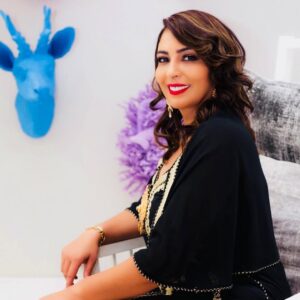 Hanane Ibrahimi Instagram - حين تعثر على الجمال في قلبك، ستعثر عليه في كل قلب (جلال الدين الرومي)
Caftan robe @sacha_couture_by_sanae
Photo @k__l.photography
Make up @farah.eloualiacademy
Coiffure @karimacoif_equipe
Bijoux @negafa_lesdamesdecoeur
#photooftheday #instaphoto #cafatn #morocco🇲🇦 #usa🇺🇸 #actress #movies #series #tv #cinematography #art #life #momofgirls #wifey #positivity #simplicity #glam #casablanca #friends #love #bereal #beyourself