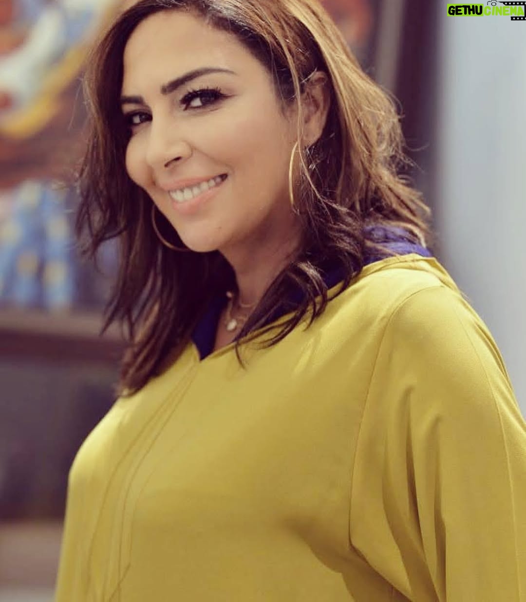 Hanane Ibrahimi - 14.2K Likes - طيب الله جمعتكم بكل خير🌹جمعة مباركة ❤️
Concept et stylisme : @hayat.bofficiel 
Make up : @nana.beautyglam 
Hair : @celebritys_hair_beauty 
Photo : @tmouannis 
Djellaba : @trendytouchbykab 
#fridaymood #instadaily #instamood #photoshoot #photooftheday #casablanca🇲🇦 #morocco #love #care #momofgirls #wifey #actress #movies #tv #theater #cinema #instaphoto #makeup #glam #friends