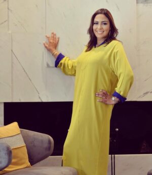Hanane Ibrahimi Instagram - طيب الله جمعتكم بكل خير🌹جمعة مباركة ❤️
Concept et stylisme : @hayat.bofficiel
Make up : @nana.beautyglam
Hair : @celebritys_hair_beauty
Photo : @tmouannis
Djellaba : @trendytouchbykab
#fridaymood #instadaily #instamood #photoshoot #photooftheday #casablanca🇲🇦 #morocco #love #care #momofgirls #wifey #actress #movies #tv #theater #cinema #instaphoto #makeup #glam #friends