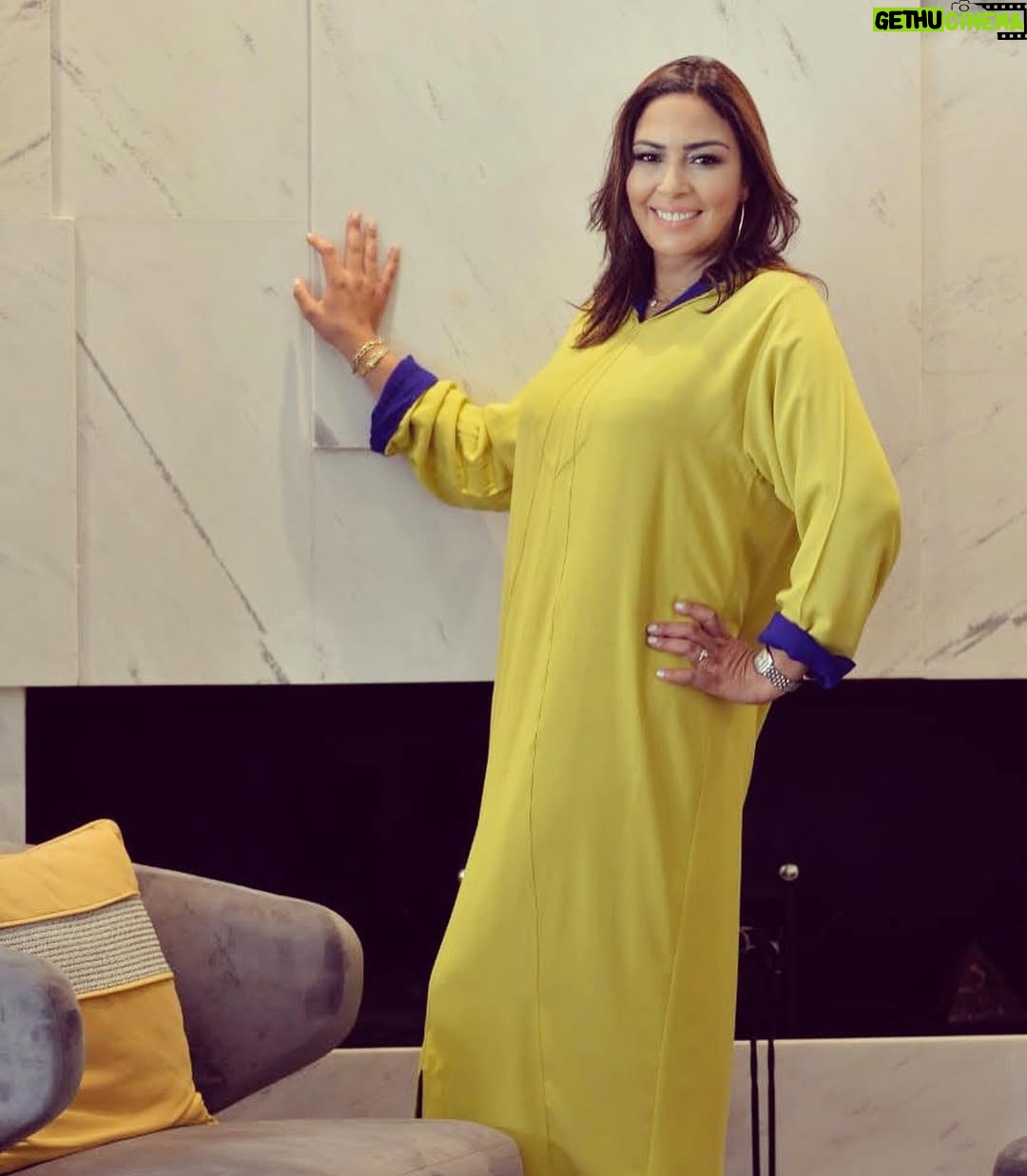 Hanane Ibrahimi - 14.2K Likes - طيب الله جمعتكم بكل خير🌹جمعة مباركة ❤️
Concept et stylisme : @hayat.bofficiel 
Make up : @nana.beautyglam 
Hair : @celebritys_hair_beauty 
Photo : @tmouannis 
Djellaba : @trendytouchbykab 
#fridaymood #instadaily #instamood #photoshoot #photooftheday #casablanca🇲🇦 #morocco #love #care #momofgirls #wifey #actress #movies #tv #theater #cinema #instaphoto #makeup #glam #friends