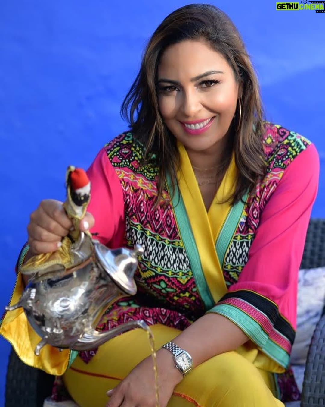 Hanane Ibrahimi - 20.7K Likes - Rêve ta vie en couleur 🌈Happy Sunday 💕
Concept et stylisme @hayat.bofficiel 
Photo @tmouannis 
Make up @nana.beautyglam 
Hair @celebritys_hair_beauty 
#photooftheday #beauty #rp #morocco #art #tv #cinema #actress #makeup #casablanca #instagood #instaphoto #likesforlike #follow #artistsoninstagram #usa #massachusetts #wifey #momlife #momofgirls #happiness #lifestyle #glam #simple #beautiful #life #moment #lough #love #live