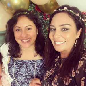 Hanane Ibrahimi Instagram - يوم جميل رفقة صديقاتي، و أصدقاء صوفيا، احتفالا بيوم ميلادها، ببساطة و تلقائية و الكثير الفرح. قمت بإنجاز الديكور بنفسي بكل حب بمكونات منزلية بسيطة، لأدخل البهجة على قلب صغيرتي. البساطة عنوان حياتي، و الحب بالنسبة لي كنفخ الروح❤️
Happy birthday my Fairy ❤️
@kati.amiri83 @souadretbi
#love #photooftheday #instagood #birthday #happy #family #friends #casablanca #morocco #usa🇺🇸 #friendship #instaphoto #momofgirls #wifey #actress #artist #tv #life #enjoylife #simplicity #happiness