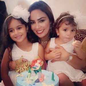 Hanane Ibrahimi Instagram - عيد ميلاد سعيد أميرتي الصغيرة صوفيا، حفظك الله و أختك لينا، نور عيني و نبض قلبي💕💕💕