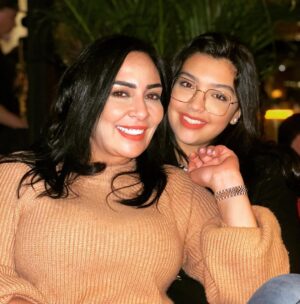Hanane Ibrahimi Instagram - Ma Sliwa d amour ❤️❤️❤️ @salwazarhane
#casablanca #morocco #friends #love #laugh #enjoy #photo #instagood #usa🇺🇸 #instaphoto #photooftheday #mom #actress #momofgirls