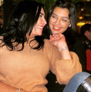 Hanane Ibrahimi Instagram - Ma Sliwa d amour ❤️❤️❤️ @salwazarhane
#casablanca #morocco #friends #love #laugh #enjoy #photo #instagood #usa🇺🇸 #instaphoto #photooftheday #mom #actress #momofgirls
