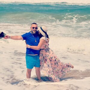 Hanane Ibrahimi Instagram - 10 years of marriage, 2 wonderful daughters Sofia and Lena, 1 blessed family.. the best is yet to come enchaallah. Lhamdoulillah ❤️
#morocco #vacation #love #artist #photoofday #instagood #casablanca #usa🇺🇸 #boston #larache #lixusbeachresort #actress #beauty #beautyoflife #moment #momofgirls #wifey