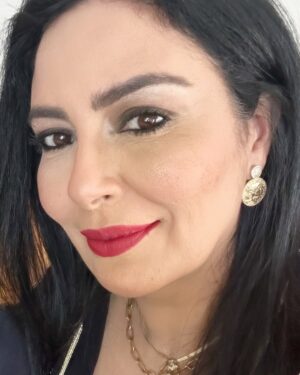 Hanane Ibrahimi Instagram - فإنك طائر من عالم الروح ♥️
#family #friends #live #love #laugh #smile #lifeisbeautiful #momofgirls #instamood #instaphoto #moments #casablanca #actress #usa🇺🇸 #morocco 🇲🇦♥️♥️