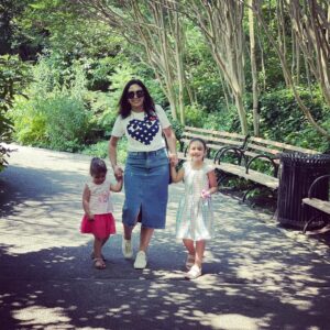 Hanane Ibrahimi Instagram - You always gain by giving love 💕 #love #kids #family #reasonstolive #instaphoto #momofgirls #wifey #actress #usa🇺🇸 #morocco🇲🇦 #casablanca #live #lough #goodvibes #positivevibes #nature #centralpark #ny ❤️