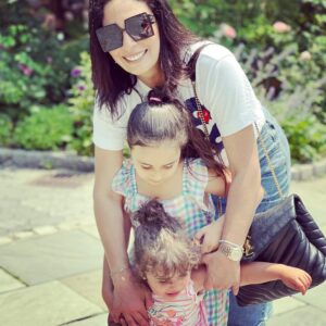 Hanane Ibrahimi Instagram - You always gain by giving love 💕 #love #kids #family #reasonstolive #instaphoto #momofgirls #wifey #actress #usa🇺🇸 #morocco🇲🇦 #casablanca #live #lough #goodvibes #positivevibes #nature #centralpark #ny ❤️