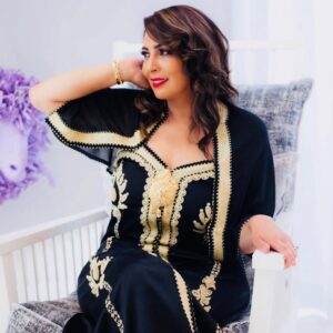 Hanane Ibrahimi Instagram - حين تعثر على الجمال في قلبك، ستعثر عليه في كل قلب (جلال الدين الرومي)
Caftan robe @sacha_couture_by_sanae
Photo @k__l.photography
Make up @farah.eloualiacademy
Coiffure @karimacoif_equipe
Bijoux @negafa_lesdamesdecoeur
#photooftheday #instaphoto #cafatn #morocco🇲🇦 #usa🇺🇸 #actress #movies #series #tv #cinematography #art #life #momofgirls #wifey #positivity #simplicity #glam #casablanca #friends #love #bereal #beyourself