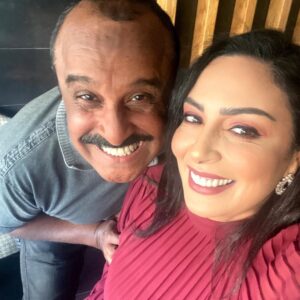 Hanane Ibrahimi Instagram - اتمنى لك الشفاء العاجل انشاء الله أخي سعيد، ستعود الحياة كما كانت جميلة و ستعود الابتسامة لوجهك و قلبك الجميل.. حفظك الله و حفظ عائلتك الكريمة من كل شر🙏
@saidnaciriofficiel