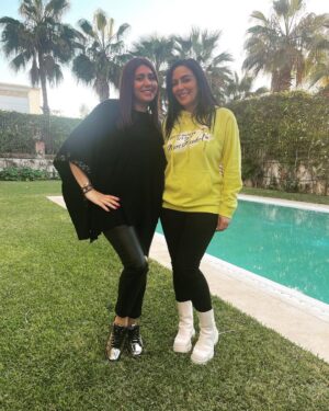 Hanane Ibrahimi Instagram - هدى سعد صديقة من الزمن الجميل❤️❤️❤️ @houdasaadofficiel
#art #morocco #casablanca #usa🇺🇸 #friends #friendship #love #wifey #momofgirls #tv #show #acting #movie #laugh #feel #enjoy #enjoylife #instagood #photo